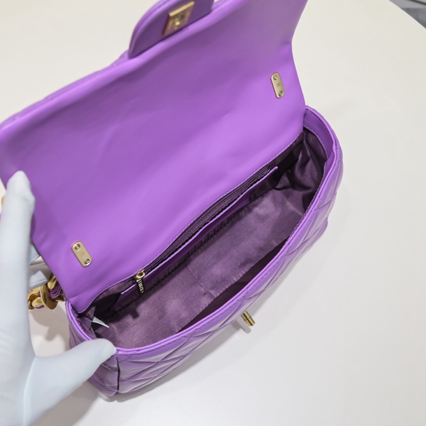 シャネルバッグ着用イメージ